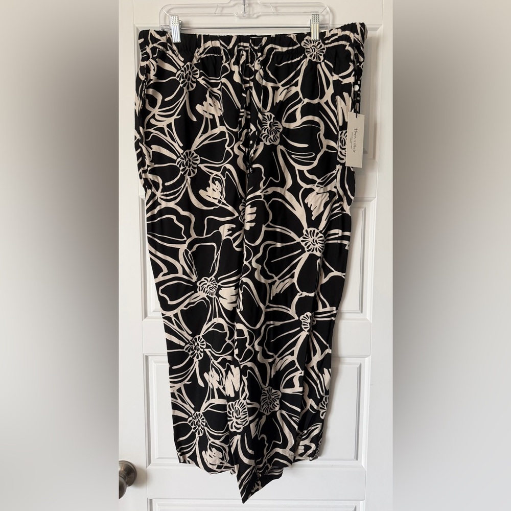 Black & Cream Floral Wide-Leg Crop Pants